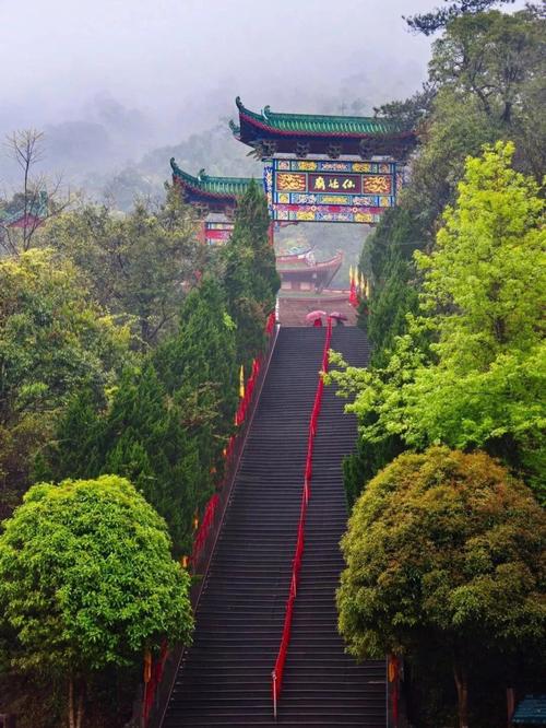 广西贺州姑婆山-广西贺州姑婆山景区