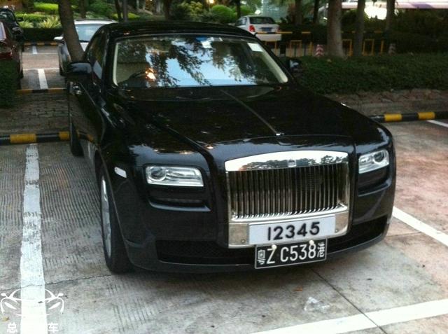 香港汽车为什么是黑色（香港有什么车是黑色的）
